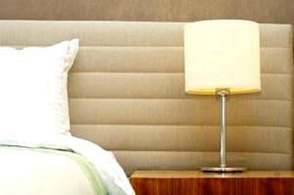 เดอะ กรอสเวอเนอร์ โฮเต็ล รักบี้ Hotel ภายนอก รูปภาพ