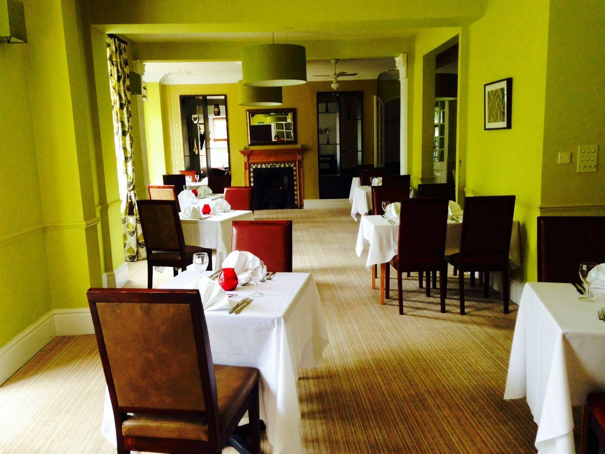 เดอะ กรอสเวอเนอร์ โฮเต็ล รักบี้ Hotel ภายนอก รูปภาพ