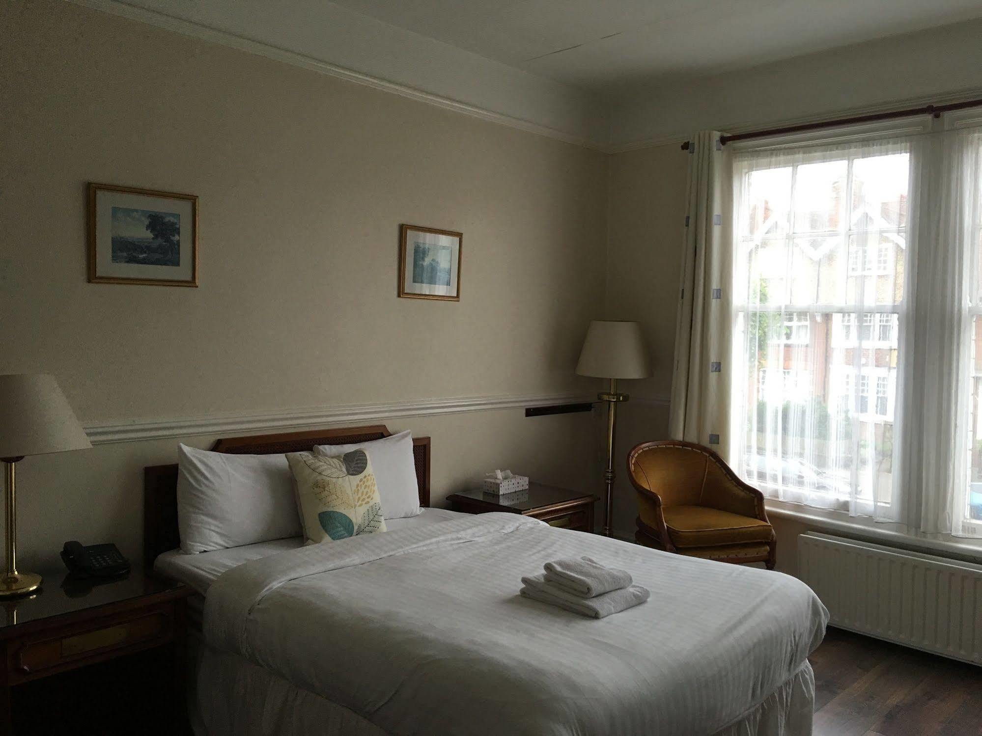เดอะ กรอสเวอเนอร์ โฮเต็ล รักบี้ Hotel ภายนอก รูปภาพ